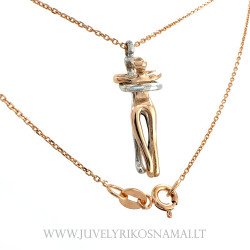 Mylimieji. Apsikabinusi pora. Auksinis pakabukas su grandinėle