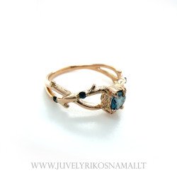 Auskinis sužadėtuvių žiedas su Topazais