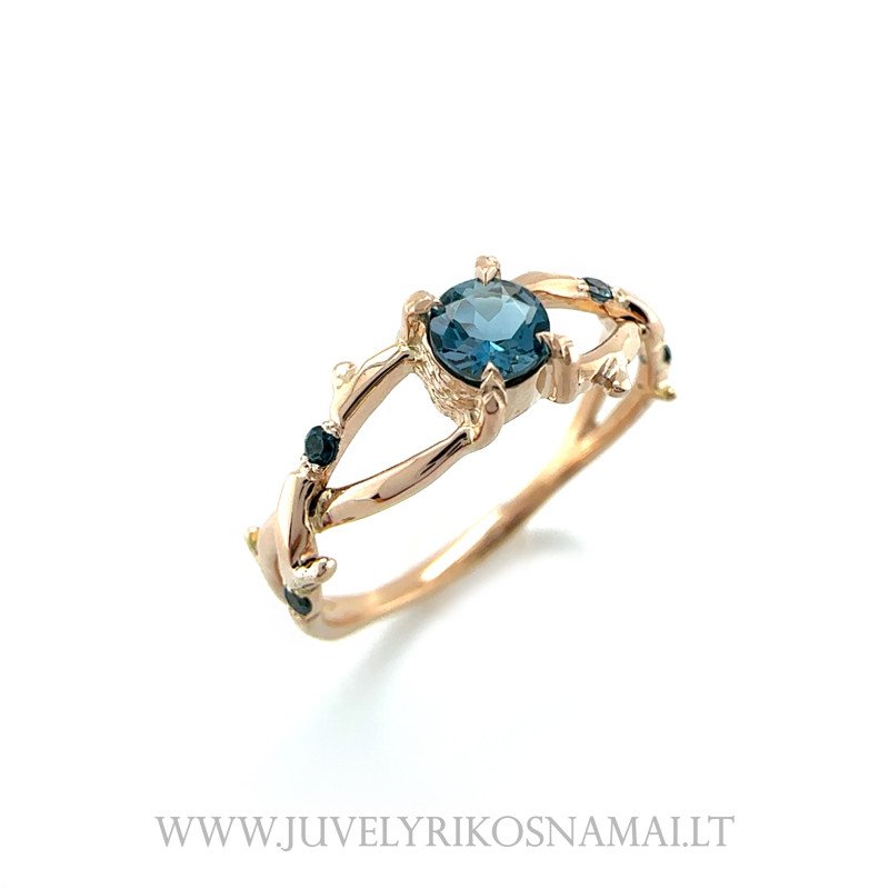 Auskinis sužadėtuvių žiedas su Topazais