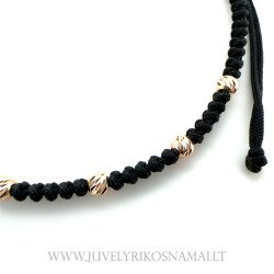 Juodo siūlo apyrankė su auksu