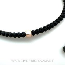 Juodo siūlo apyrankė su auksu