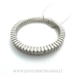 Sidabrinis žiedas dekoruotas akučių eilute