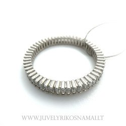 Sidabrinis žiedas dekoruotas akučių eilute