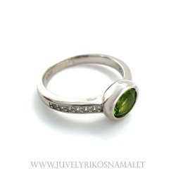 Sidabrinis žiedas su žaliu cirkoniu