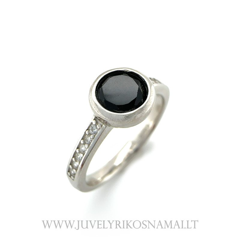 Sidabrinis žiedas su juodu cirkoniu