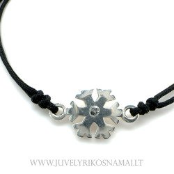 Juodo siūlo apyrankė su sidabriniu pakabuku "Snaigė"