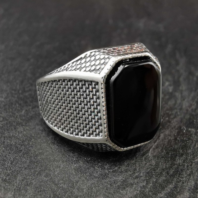 Sidabrinis žiedas su oniksu 22,2 mm Sidabrinis žiedas su oniksu 22,2 mm