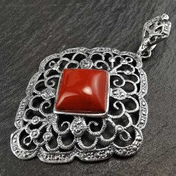 Sidabrinis pakabukas su karneoliu