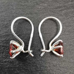 Sidabriniai kabantys auskarai su cirkoniu